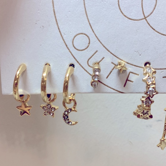 Urban Outfitters Gold Earrings Set - Picture 2 of 4